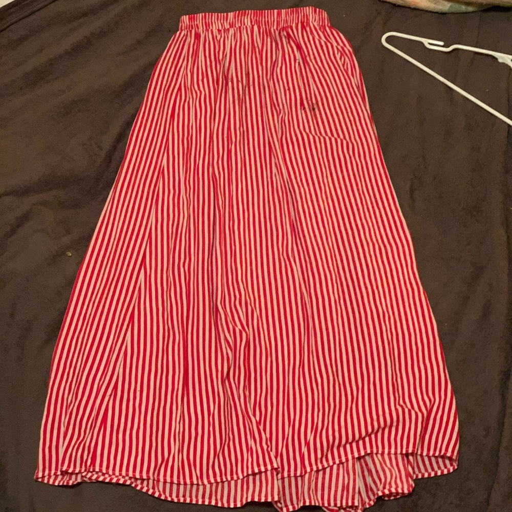 Red striped open skirt